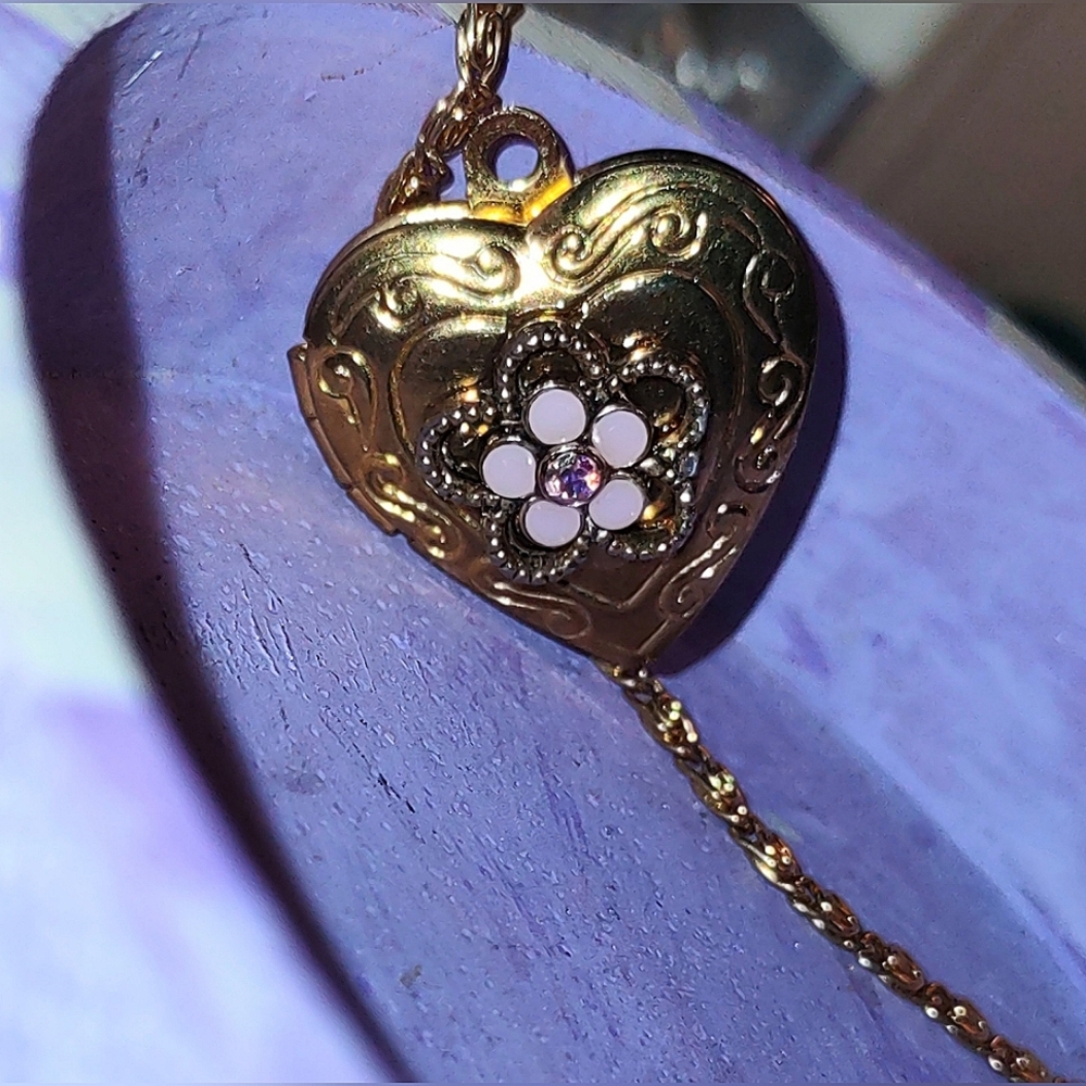 Upcycled Gold Heart Locket Pendant - Picture 9 of 14